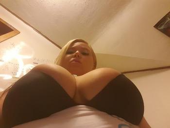 , 24  female escort, Austin