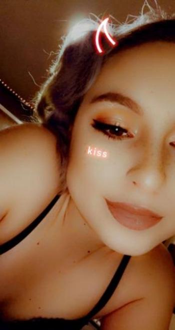 Sami, 21  female escort, Austin