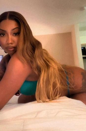 Selyse, 26  female escort, Austin