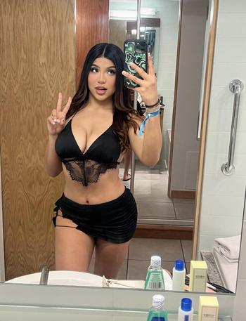 Vivian Pamela, 25  female escort, Austin